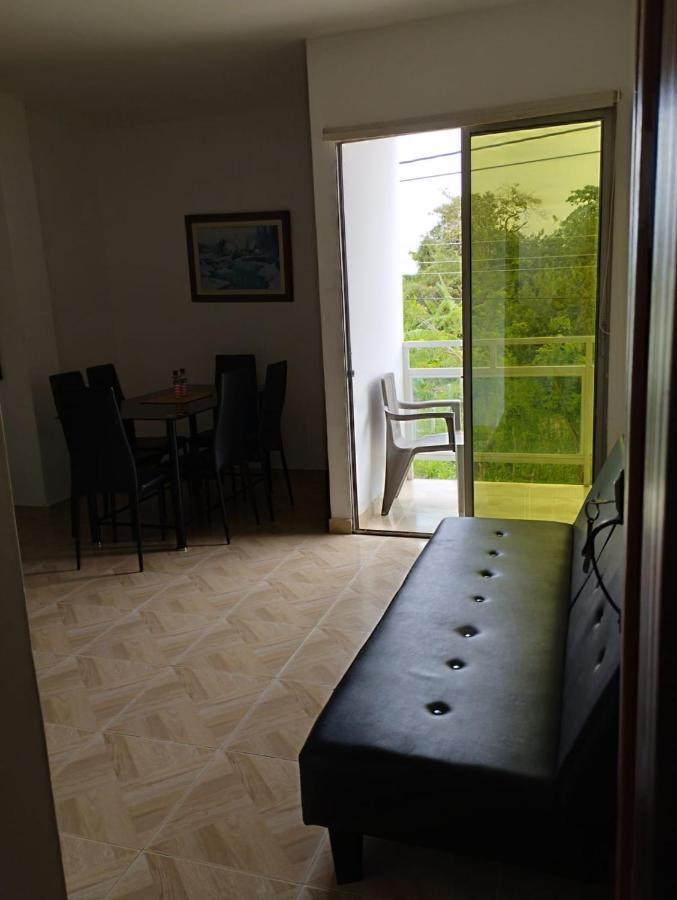 Apartahotel Eden Ковеньяс Екстер'єр фото